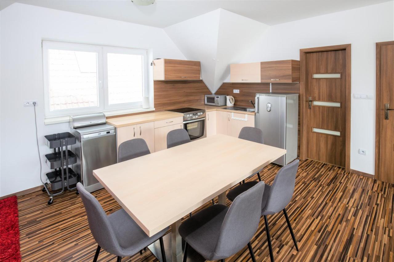 Rodinne Apartmany Alex & Gregor Бешенёва Экстерьер фото